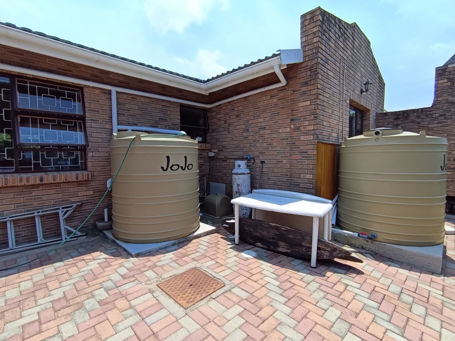 4 Bedroom Property for Sale in Wavecrest Eastern Cape